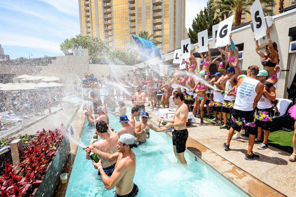 Mandalay Bay Pool & Beach - Parties, Hours, Cabana