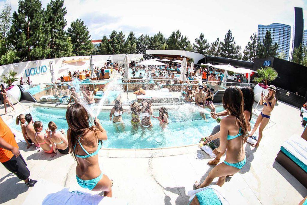 Venus Pool Lounge Cabana Prices & Bottle Service Cost [FULL GUIDE]