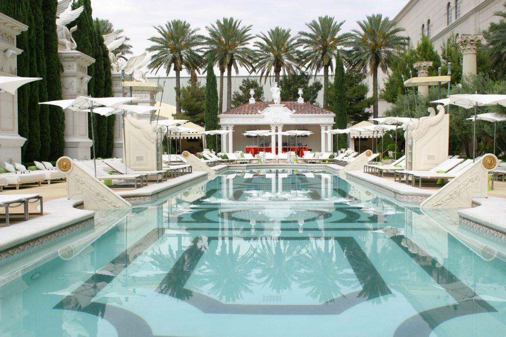 Caesars Palace Pool, Cabanas & Daybeds, Hours & Info