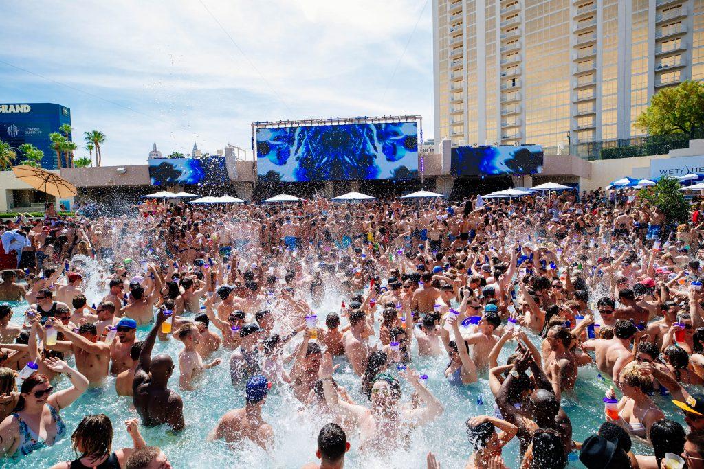 Las Vegas Pool Parties Daylife VIP Cabana Rental